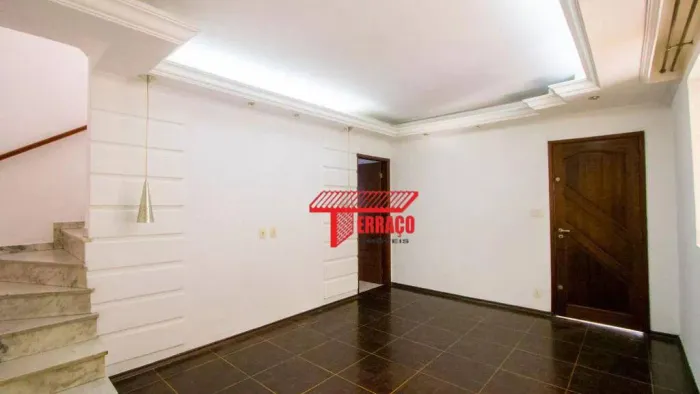 Sobrado com 3 dormitórios para alugar, 162 m² por R$ 4.091,20/mês - Vila Assunção - Santo 