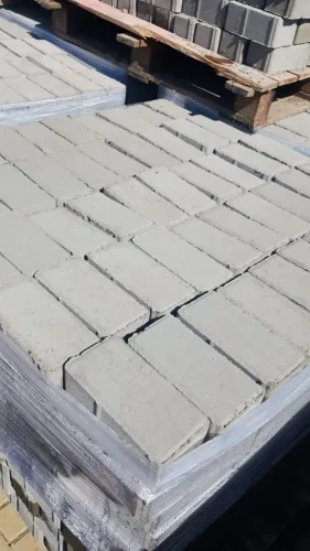 Piso intertravado 20 x 8 x 20 (paver)