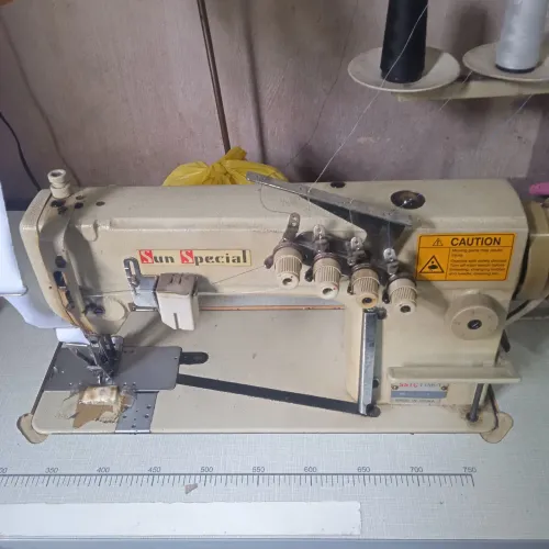 Vende se máquina de costura 