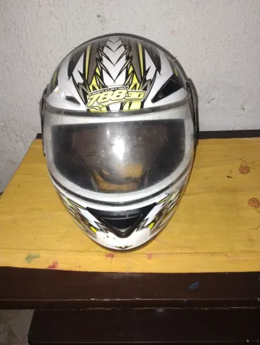 Vende-se capacete