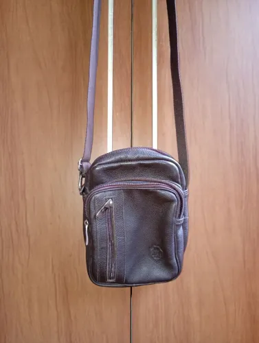 Bolsa lateral em couro legítimo 