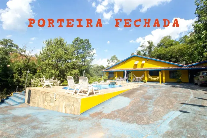 OPORTUNIDADE - Chácara com área total de 6.000m² MOBILIADA (porteira fechada)