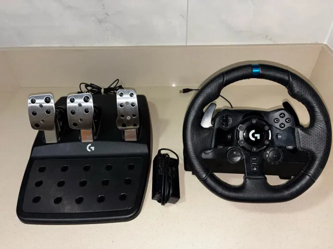 Volante Logitech G923 + Pedaleira | Pouquíssimo Uso | Excelente Estado