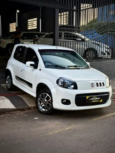 Fiat Uno Sporting 1.4 EVO Fire Flex 8V 4P 2014