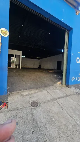 Galpão 100m² com escritório e banheiro - direto proprietário