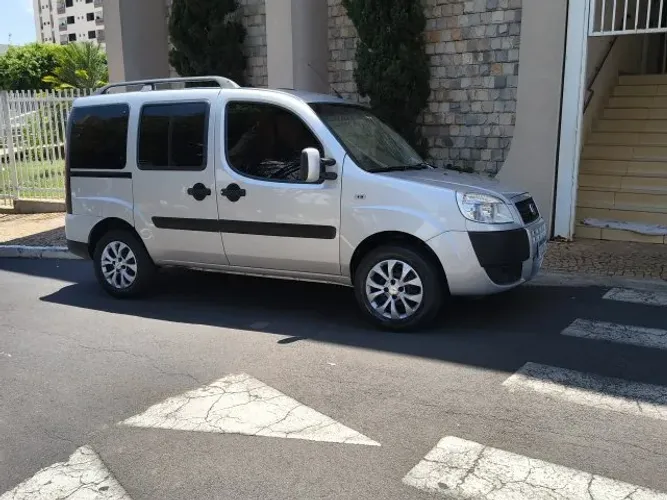 Fiat Doblo Essence 1.8 Flex 16V 5P 2015