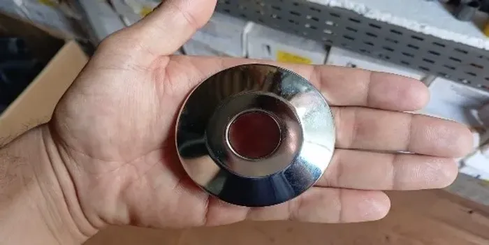 CANOPLA DE ACABAMENTO INOX 1/2'.