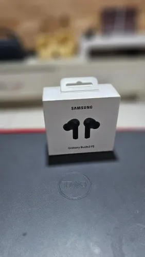 Fone de Ouvido Samsung Buds3 FE com Microfone Cancelamento Ativo de Ruído
