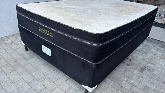 Cama box mola ensacada seminova( usada  2 meses) motivo da venda mudança outro Estado