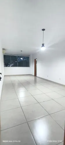 Alugo Salas comerciais na Av. dos Alpes