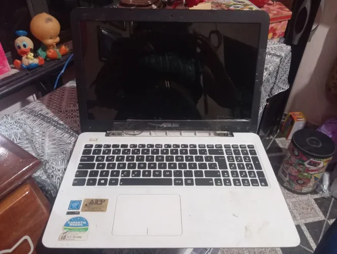 Venda de notebook para retirada de peças