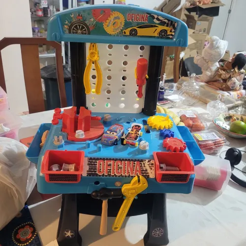 Brinquedo bancada de ferramentas