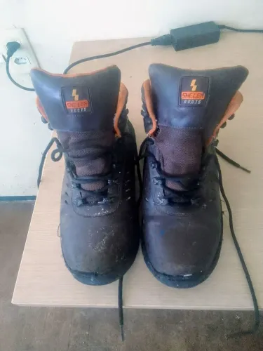 Bota masculina coturno
