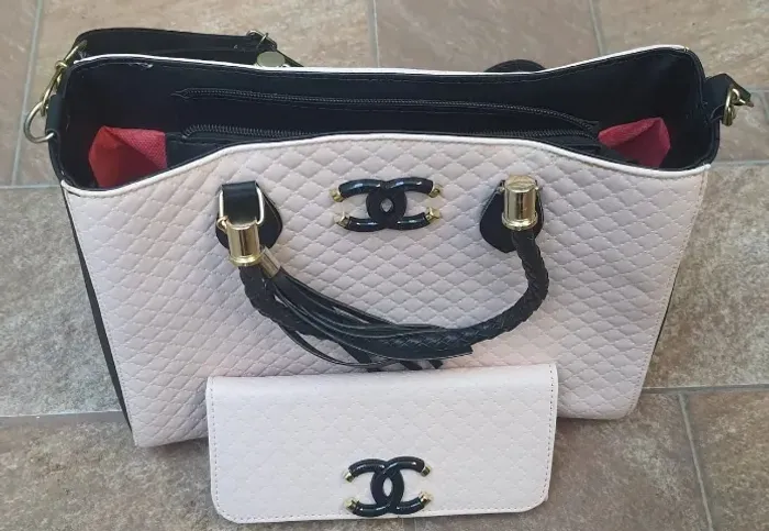 Kit bolsa e carteira de mão chanel
