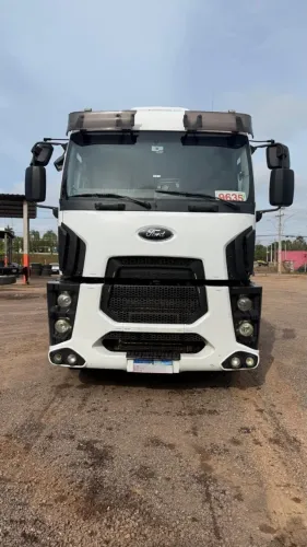 FORD CARGO 2842 6X2 ANO 2013