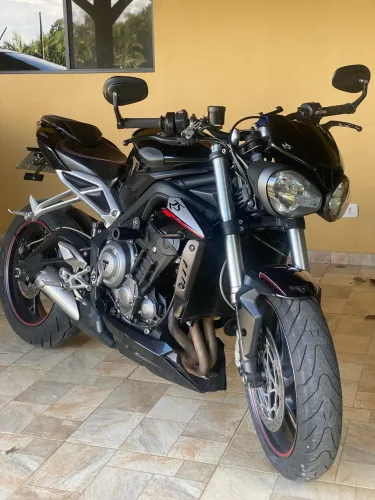 Street Triple 765 RS ( 10mil abaixo da FIPE)