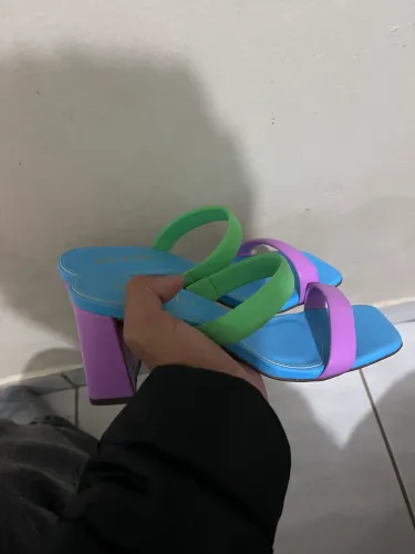 Vendo sandália