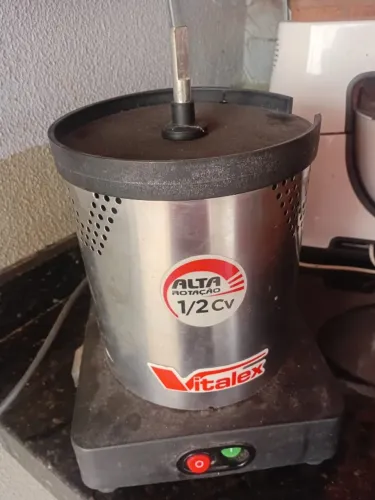 Extrator de Suco e Liquidificador Industrial
