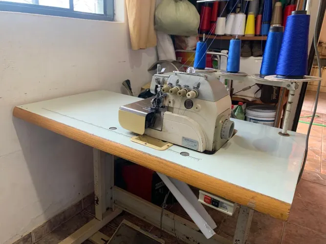 MÁQUINA OVERLOCK PONTO CADEIA