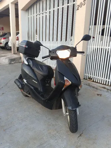 Honda lead