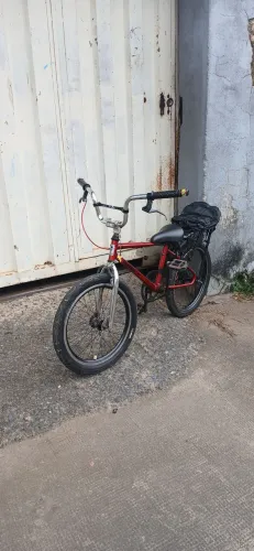 MONTADINHA COM QUADRO RARO ÚNICA DE BH