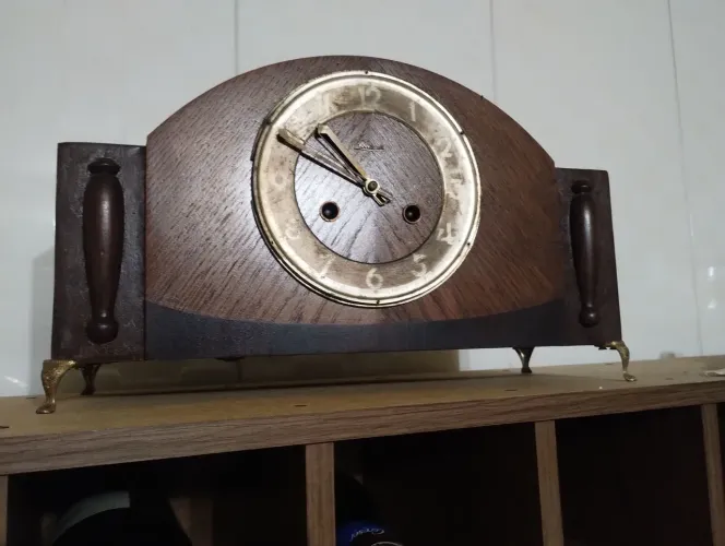 RELÓGIO DE MESA ANTIGO...(Baixei)