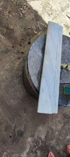 Vendo soleira de granito! Medido 9 cm de largura por 96 de comprimento.