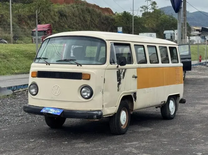 Volkswagen Kombi Escolar 1.6 MPI (álcool) 1996