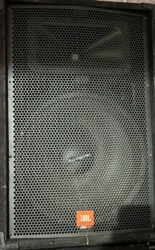 Caixa JbL JRX 115