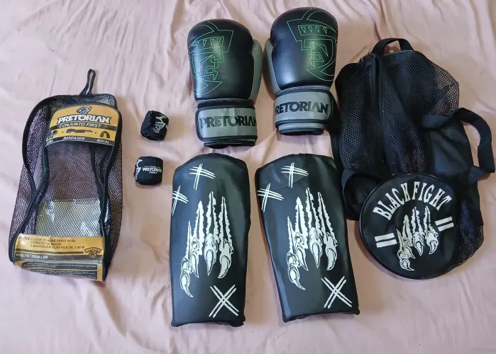 Luva Pretorian + Bandagem + Caneleira + Bolsa
