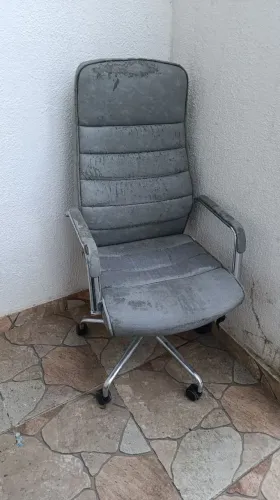 Cadeira escritório usada