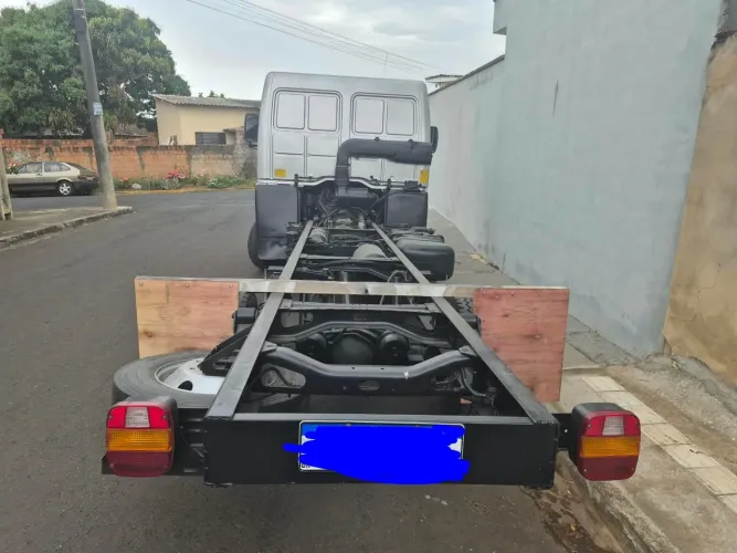 Caminhão Ford Cargo 816 S
