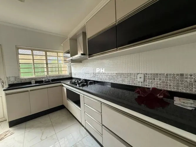 Casa com 3 dormitórios para alugar, 161 m² por R$ 2.850,00/mês - Tucura - Mogi Mirim/SP