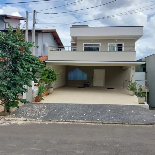 Casa à Venda em Condomínio Fechado em Valinhos