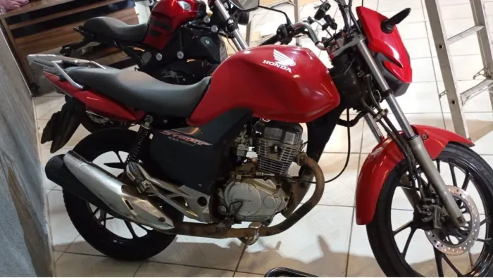 Vendo está ótima moto CG150 2013