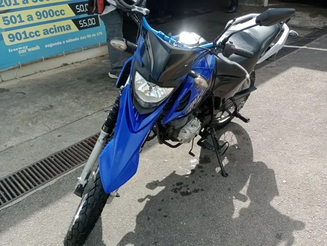 Yamaha Crosser. Pra sair rápido.