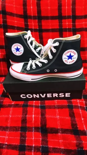 Tênis Casual Converse All Star Chuck Taylor Original Cano Alto Detalhe Vermelho e Preto