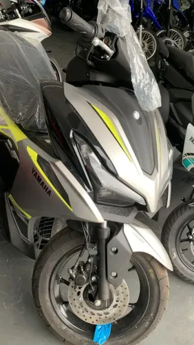 RAYZR 125