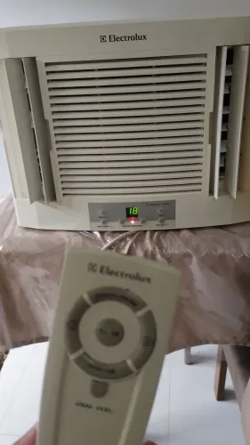 Vendo ar condicionado 10.000 BTUs Electrolux 500.00 reais