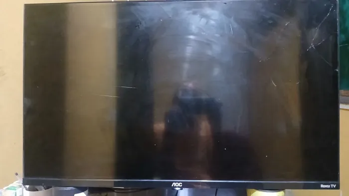 Smart TV AOC 32" MOD. 32s5045/78G Para Retirada De Peças (com Tela/Display Trincada)