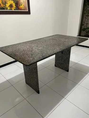 Vendo mesa de mármore