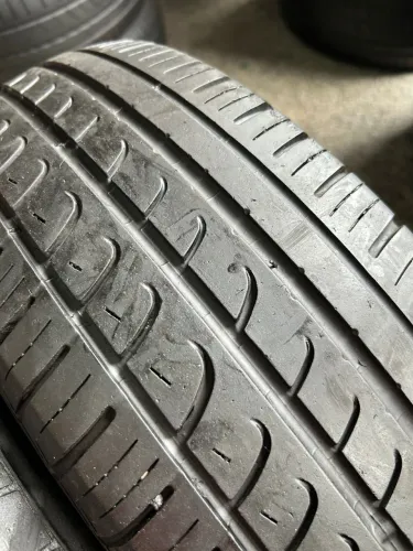 Pneu avulso Pirelli P7 195/65/15 por 250,00