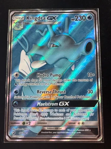 CARTA POKÉMON SUPER RARA KINGDRA GX - 66/70