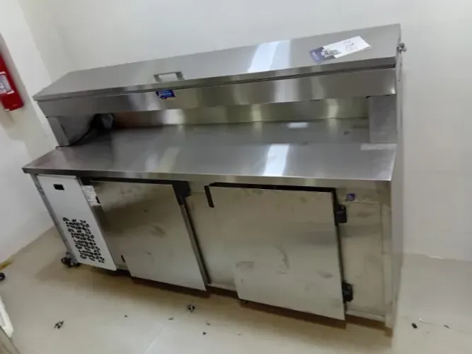 BALCÃO ENCOSTO REFRIGERADO 2METROS COM PORTA CONDIMENTOS