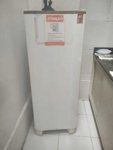 Geladeira Faltando apenas colocar Gás 