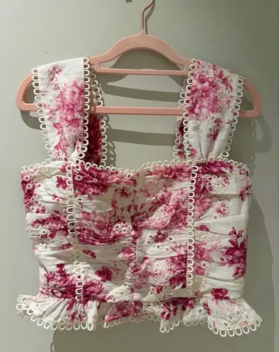Cropped nv lá rouge floral