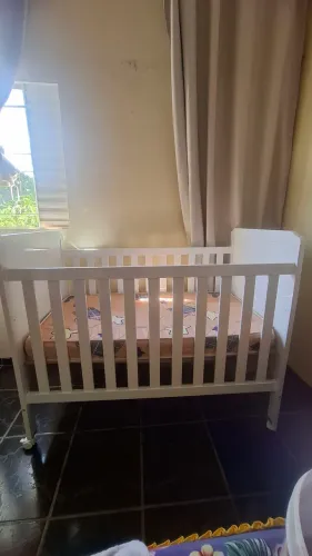 Berço bem conservado