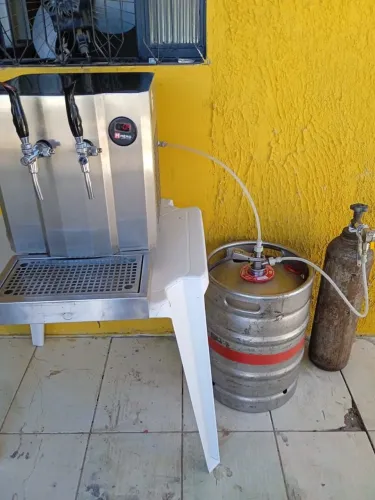 Chopeira Memo completa com manômetro+cilindro de CO2 + extratora + bandeja + barril vazio.