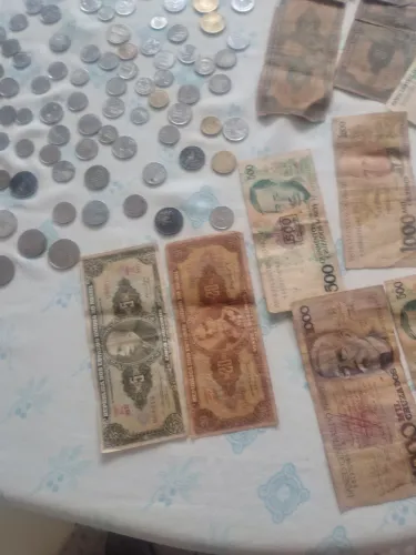 Moedas e cédulas antigas para colecionador