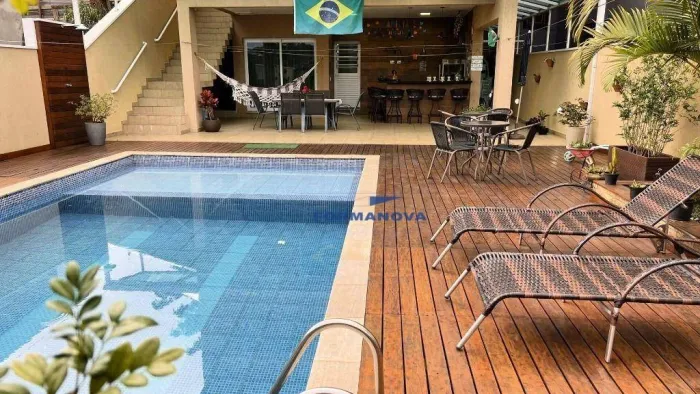 Casa com 5 dormitórios à venda, 414 m² por R$ 1.950.000,00 - Jandira - Jandira/SP